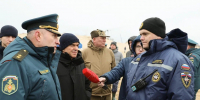 Александр Куренков и Вениамин Кондратьев пообщались с волонтерами в Анапе - Газета Трибуна